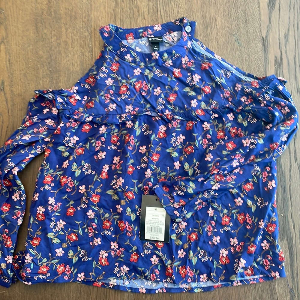 NWT Art Class Navy Floral Shirt with Shoulder Cut outs, Youth medium